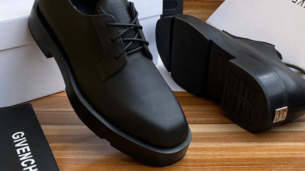 Giày da nam Givenchy