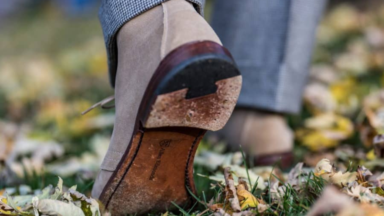 Phân biệt giày đế gỗ và giày đế cao su