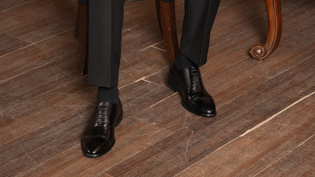 Cách làm sạch vết mốc trên giày da nam