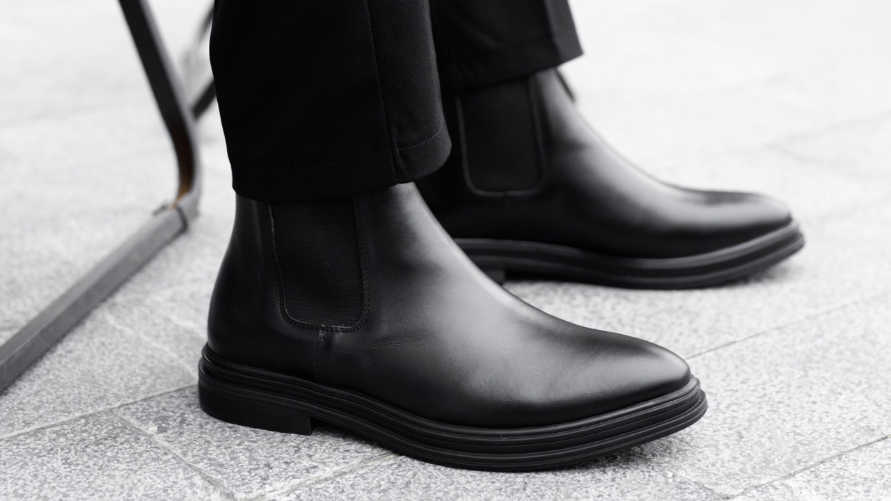 Cách mix đồ phong cách cá tính với giày da cao cổ