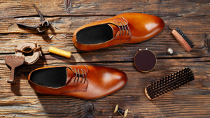 Phụ Kiện Giày Phải Có Khi Dùng Giày Da: Bộ “Trợ Thủ” Đang Gờm